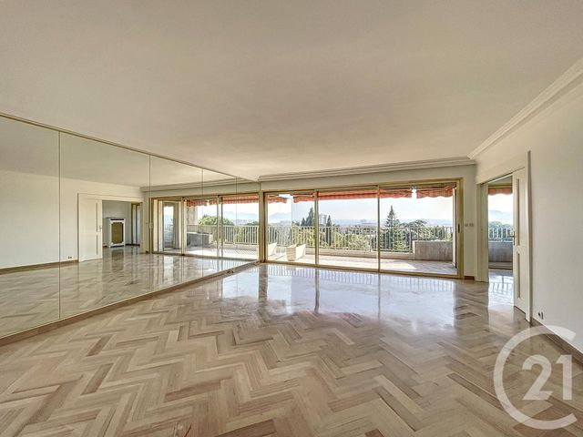 Appartement F3 à louer - 3 pièces - 106.35 m2 - CANNES - 06 - PROVENCE-ALPES-COTE-D-AZUR - Century 21 Adhère Transactions