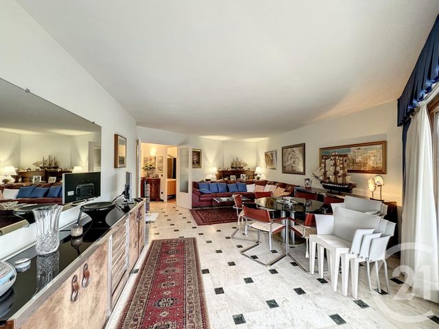 Afficher la photo en grand Appartement F2 à vendre - 2 pièces - 70.06 m2 - CANNES - 06 - PROVENCE-ALPES-COTE-D-AZUR - Century 21 Adhère Transactions