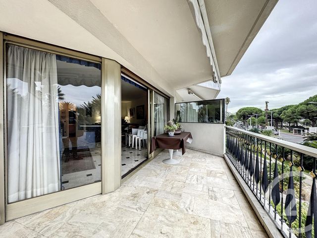 Afficher la photo en grand Appartement F2 à vendre - 2 pièces - 70.06 m2 - CANNES - 06 - PROVENCE-ALPES-COTE-D-AZUR - Century 21 Adhère Transactions