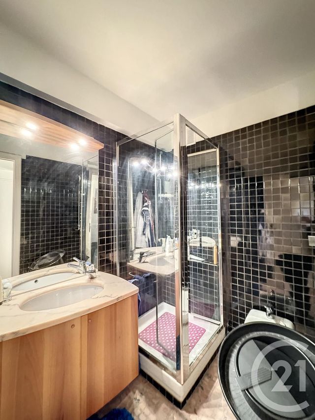 Afficher la photo en grand Appartement F2 à vendre - 2 pièces - 70.06 m2 - CANNES - 06 - PROVENCE-ALPES-COTE-D-AZUR - Century 21 Adhère Transactions