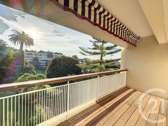 Appartement F2 à vendre - 2 pièces - 60.4 m2 - CANNES - 06 - PROVENCE-ALPES-COTE-D-AZUR - Century 21 Adhère Transactions