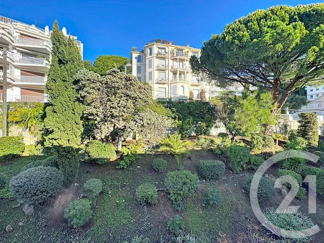 Appartement Studio à vendre - 1 pièce - 14.0 m2 - CANNES - 06 - PROVENCE-ALPES-COTE-D-AZUR - Century 21 Adhère Transactions