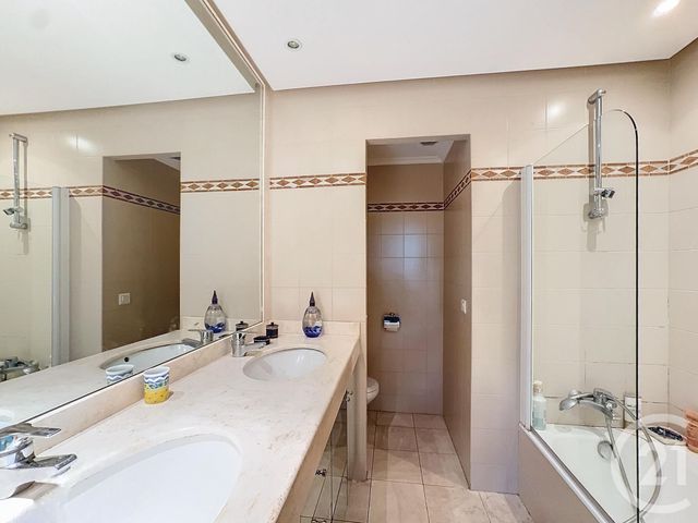 Appartement F3 à vendre - 3 pièces - 78.36 m2 - CANNES - 06 - PROVENCE-ALPES-COTE-D-AZUR - Century 21 Adhère Transactions