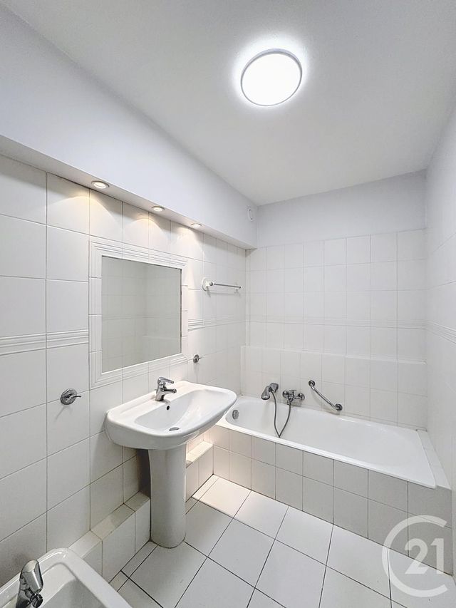 Afficher la photo en grand Appartement F2 à vendre - 2 pièces - 68.54 m2 - CANNES - 06 - PROVENCE-ALPES-COTE-D-AZUR - Century 21 Adhère Transactions
