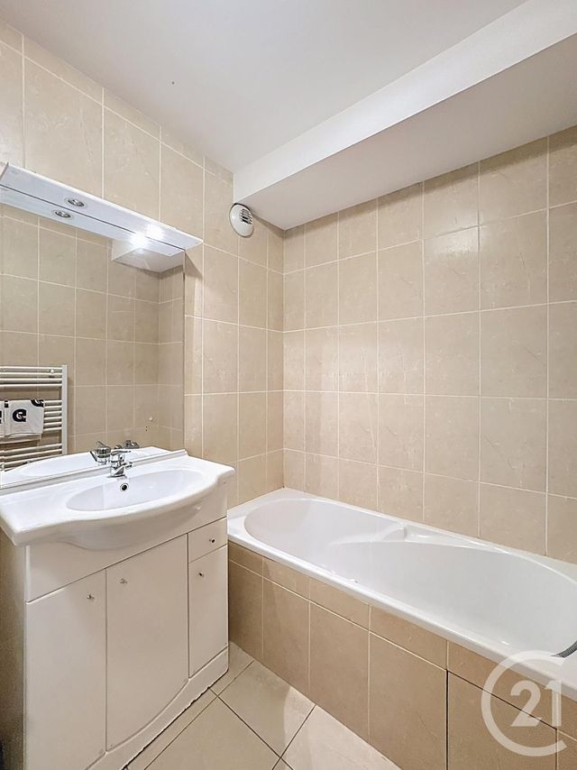 Afficher la photo en grand Appartement F2 à vendre - 2 pièces - 45.74 m2 - JUAN LES PINS - 06 - PROVENCE-ALPES-COTE-D-AZUR - Century 21 Adhère Transactions