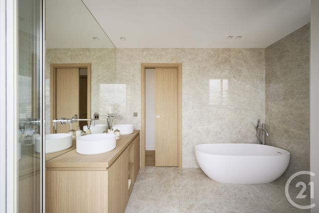 Appartement à vendre - 3 pièces - 108.69 m2 - CANNES - 06 - PROVENCE-ALPES-COTE-D-AZUR - Century 21 Adhère Transactions