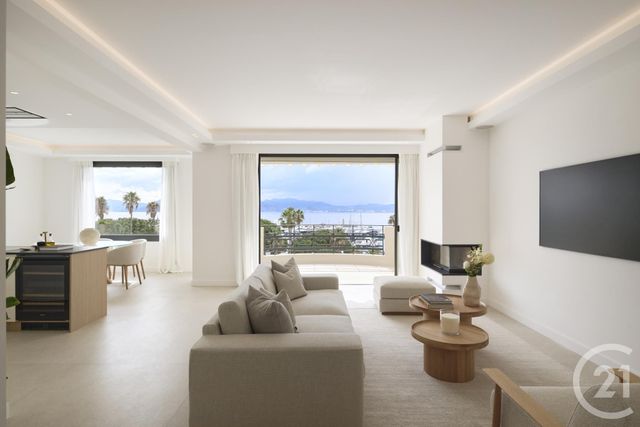 Appartement à vendre - 3 pièces - 108.69 m2 - CANNES - 06 - PROVENCE-ALPES-COTE-D-AZUR - Century 21 Adhère Transactions