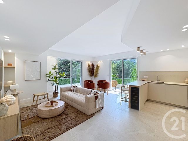 Appartement F3 à vendre - 3 pièces - 82.19 m2 - CANNES - 06 - PROVENCE-ALPES-COTE-D-AZUR - Century 21 Adhère Transactions