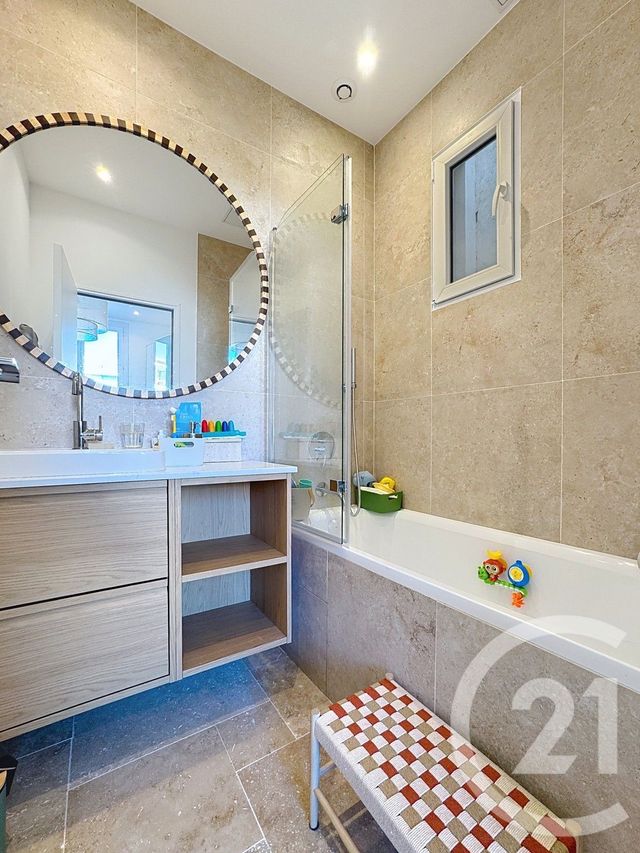 Appartement F3 à vendre - 3 pièces - 66.0 m2 - CANNES - 06 - PROVENCE-ALPES-COTE-D-AZUR - Century 21 Adhère Transactions