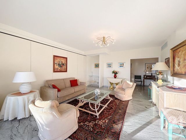 Appartement F3 à louer - 3 pièces - 83.0 m2 - CANNES - 06 - PROVENCE-ALPES-COTE-D-AZUR - Century 21 Adhère Transactions