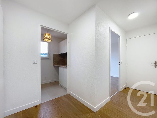 Afficher la photo en grand Appartement F3 à louer - 3 pièces - 40.64 m2 - MANDELIEU LA NAPOULE - 06 - PROVENCE-ALPES-COTE-D-AZUR - Century 21 Adhère Transactions