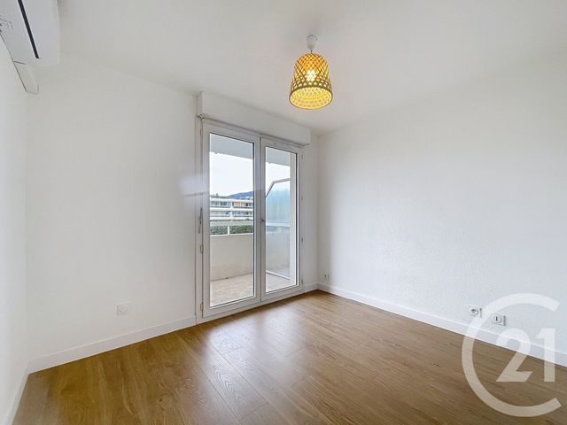 Afficher la photo en grand Appartement F3 à louer - 3 pièces - 40.64 m2 - MANDELIEU LA NAPOULE - 06 - PROVENCE-ALPES-COTE-D-AZUR - Century 21 Adhère Transactions