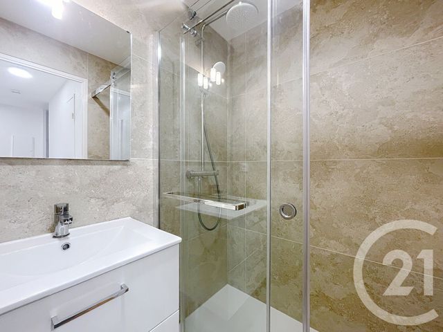 Afficher la photo en grand Appartement F3 à louer - 3 pièces - 40.64 m2 - MANDELIEU LA NAPOULE - 06 - PROVENCE-ALPES-COTE-D-AZUR - Century 21 Adhère Transactions