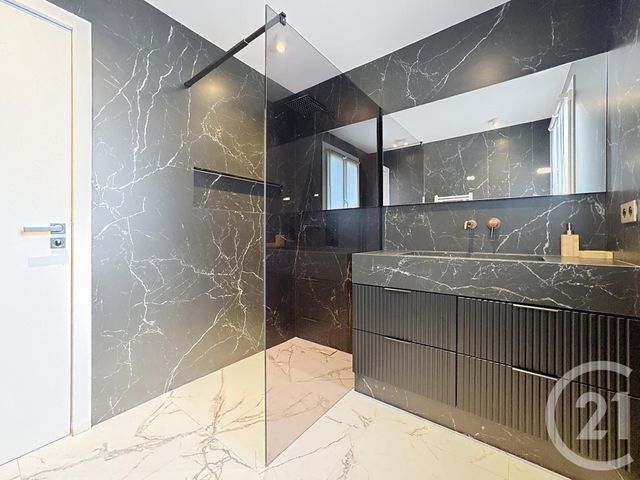 Afficher la photo en grand Appartement F3 à vendre - 3 pièces - 65.84 m2 - CANNES - 06 - PROVENCE-ALPES-COTE-D-AZUR - Century 21 Adhère Transactions