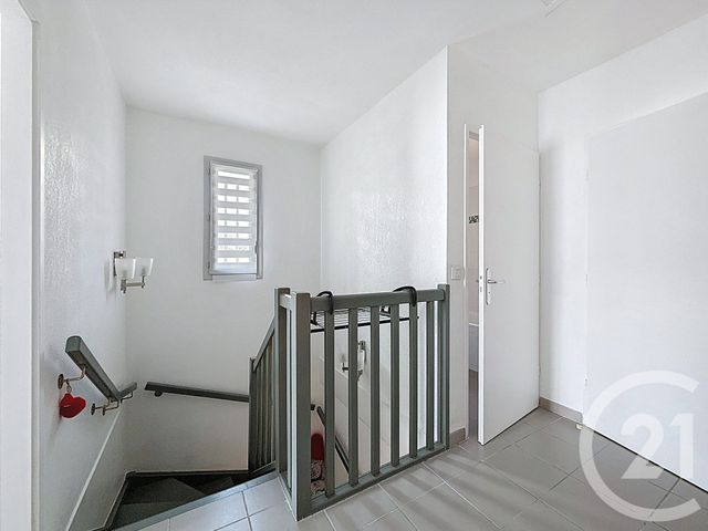 maison à louer - 4 pièces - 84.74 m2 - LA ROQUETTE SUR SIAGNE - 06 - PROVENCE-ALPES-COTE-D-AZUR - Century 21 Adhère Transactions