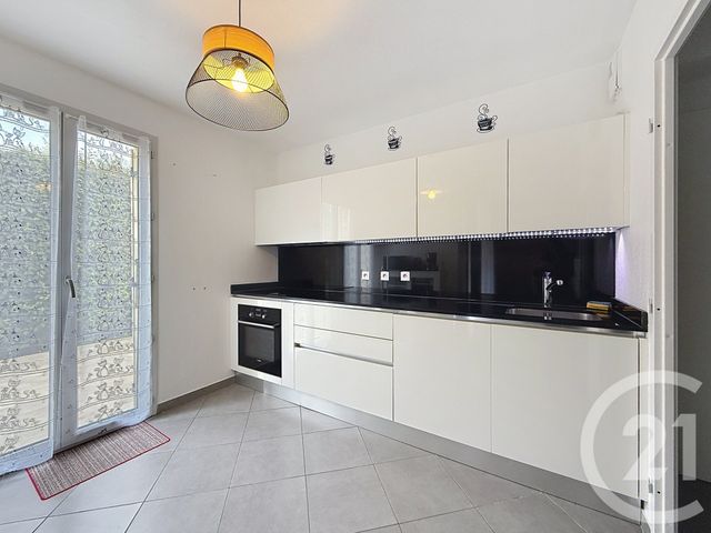 maison à louer - 4 pièces - 84.74 m2 - LA ROQUETTE SUR SIAGNE - 06 - PROVENCE-ALPES-COTE-D-AZUR - Century 21 Adhère Transactions