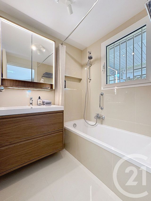 Appartement F1 à vendre - 1 pièce - 34.4 m2 - CANNES - 06 - PROVENCE-ALPES-COTE-D-AZUR - Century 21 Adhère Transactions