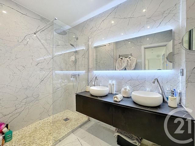 Appartement F3 à vendre - 3 pièces - 76.0 m2 - CANNES - 06 - PROVENCE-ALPES-COTE-D-AZUR - Century 21 Adhère Transactions