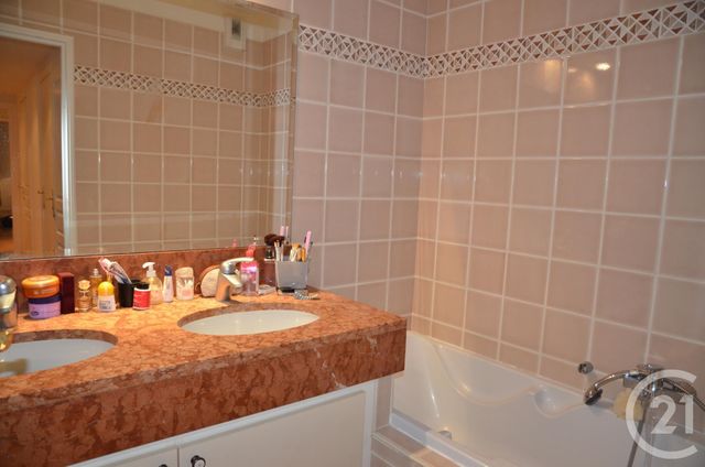 Appartement F3 à louer - 3 pièces - 75.0 m2 - VALBONNE - 06 - PROVENCE-ALPES-COTE-D-AZUR - Century 21 Adhère Transactions