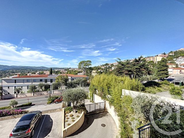 Appartement F2 à louer - 2 pièces - 42.85 m2 - GRASSE - 06 - PROVENCE-ALPES-COTE-D-AZUR - Century 21 Adhère Transactions