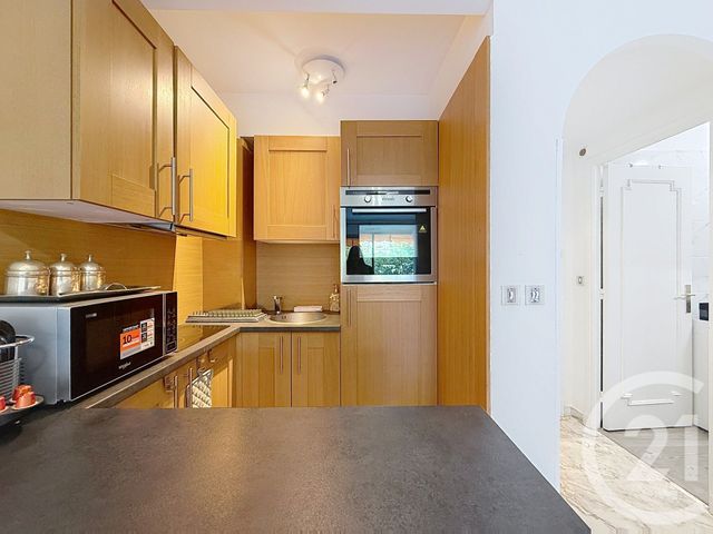 Afficher la photo en grand Appartement F2 à louer - 2 pièces - 31.0 m2 - CANNES - 06 - PROVENCE-ALPES-COTE-D-AZUR - Century 21 Adhère Transactions