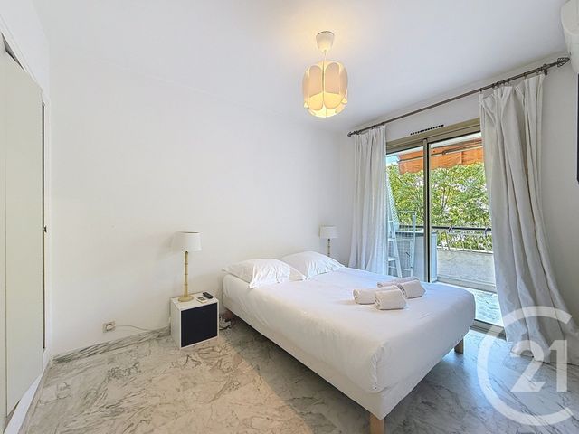 Afficher la photo en grand Appartement F2 à louer - 2 pièces - 31.0 m2 - CANNES - 06 - PROVENCE-ALPES-COTE-D-AZUR - Century 21 Adhère Transactions