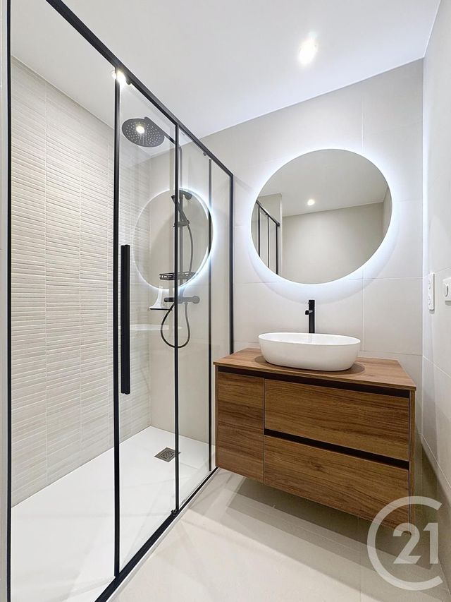 Afficher la photo en grand Appartement F2 à vendre - 2 pièces - 50.0 m2 - CANNES - 06 - PROVENCE-ALPES-COTE-D-AZUR - Century 21 Adhère Transactions