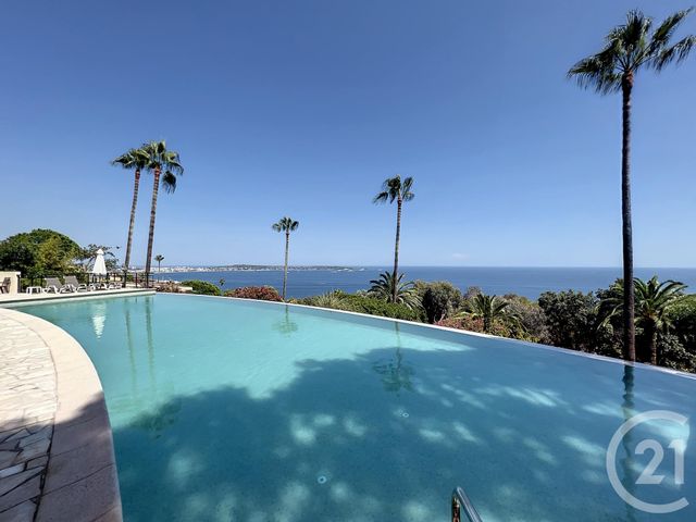 Appartement F4 à louer - 4 pièces - 123.0 m2 - VALLAURIS - 06 - PROVENCE-ALPES-COTE-D-AZUR - Century 21 Adhère Transactions