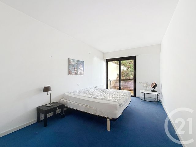 Appartement F4 à louer - 4 pièces - 123.0 m2 - VALLAURIS - 06 - PROVENCE-ALPES-COTE-D-AZUR - Century 21 Adhère Transactions