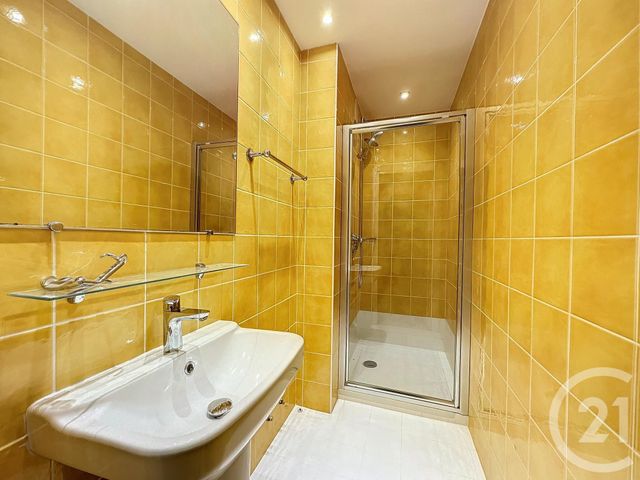 Appartement F3 à louer - 3 pièces - 101.62 m2 - CANNES - 06 - PROVENCE-ALPES-COTE-D-AZUR - Century 21 Adhère Transactions