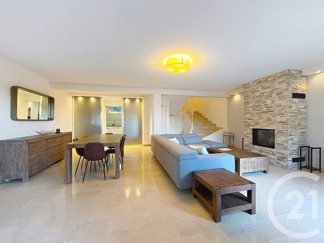 maison à louer - 4 pièces - 115.42 m2 - MOUGINS - 06 - PROVENCE-ALPES-COTE-D-AZUR - Century 21 Adhère Transactions