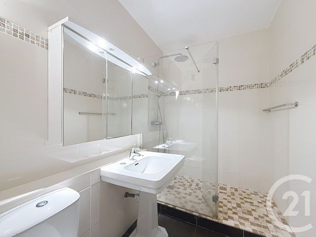 Appartement F2 bis à louer - 2 pièces - 64.75 m2 - CANNES - 06 - PROVENCE-ALPES-COTE-D-AZUR - Century 21 Adhère Transactions