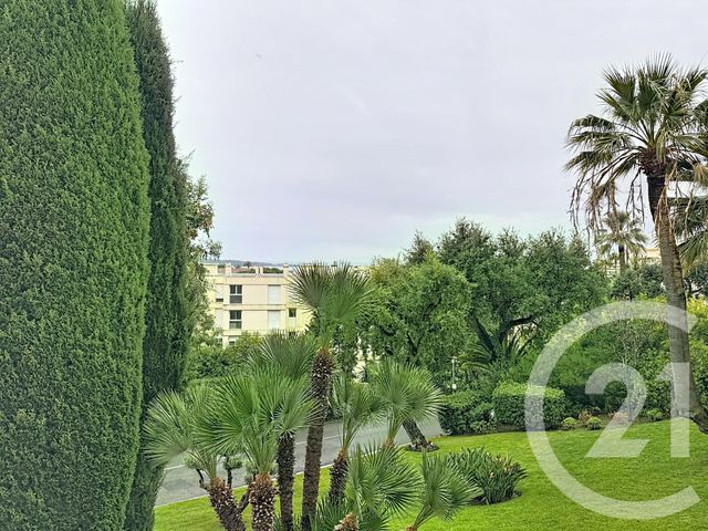 Appartement F2 bis à louer - 2 pièces - 64.75 m2 - CANNES - 06 - PROVENCE-ALPES-COTE-D-AZUR - Century 21 Adhère Transactions