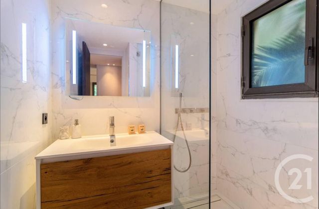 Appartement F2 à louer - 2 pièces - 40.0 m2 - CANNES - 06 - PROVENCE-ALPES-COTE-D-AZUR - Century 21 Adhère Transactions