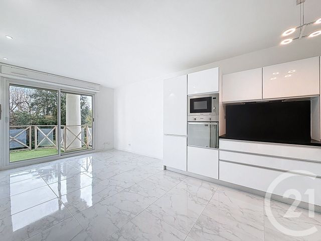 Appartement F2 à louer MANDELIEU LA NAPOULE