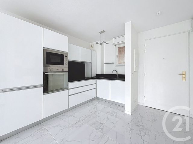 Appartement F2 à louer - 2 pièces - 34.0 m2 - MANDELIEU LA NAPOULE - 06 - PROVENCE-ALPES-COTE-D-AZUR - Century 21 Adhère Transactions