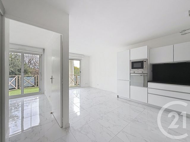 Appartement F2 à louer - 2 pièces - 34.0 m2 - MANDELIEU LA NAPOULE - 06 - PROVENCE-ALPES-COTE-D-AZUR - Century 21 Adhère Transactions