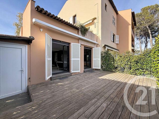 Appartement F3 à louer MOUGINS