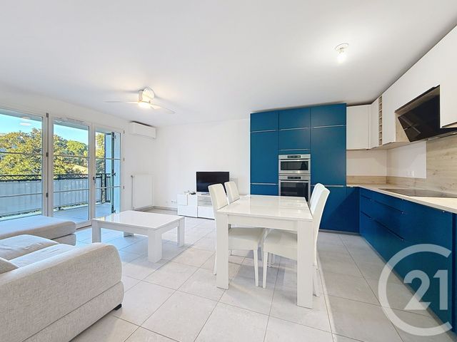 Appartement à louer - 3 pièces - 65.2 m2 - ROQUEFORT LES PINS - 06 - PROVENCE-ALPES-COTE-D-AZUR - Century 21 Adhère Transactions