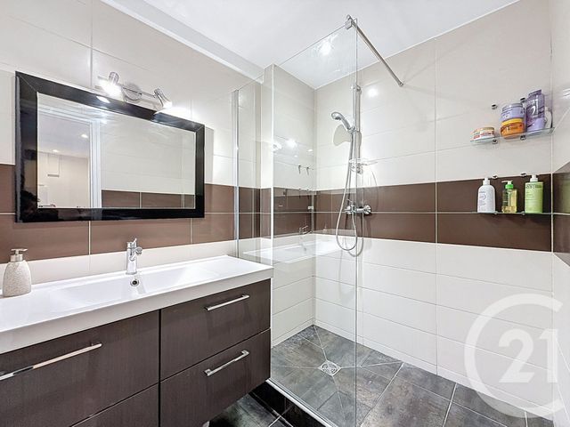 Appartement F3 à louer - 3 pièces - 61.51 m2 - ANTIBES - 06 - PROVENCE-ALPES-COTE-D-AZUR - Century 21 Adhère Transactions