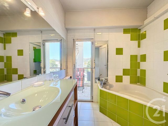 Appartement F3 à louer - 3 pièces - 87.4 m2 - CANNES - 06 - PROVENCE-ALPES-COTE-D-AZUR - Century 21 Adhère Transactions