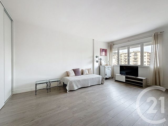 Appartement F1 à louer CANNES