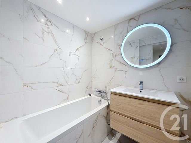 Appartement F4 à louer - 4 pièces - 69.38 m2 - GRASSE - 06 - PROVENCE-ALPES-COTE-D-AZUR - Century 21 Adhère Transactions