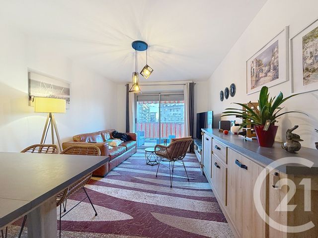 Appartement F3 à louer - 3 pièces - 62.72 m2 - CANNES LA BOCCA - 06 - PROVENCE-ALPES-COTE-D-AZUR - Century 21 Adhère Transactions