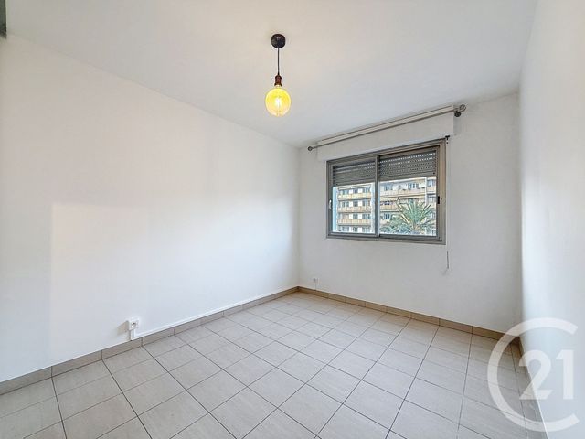 Appartement F3 à louer - 3 pièces - 62.72 m2 - CANNES LA BOCCA - 06 - PROVENCE-ALPES-COTE-D-AZUR - Century 21 Adhère Transactions