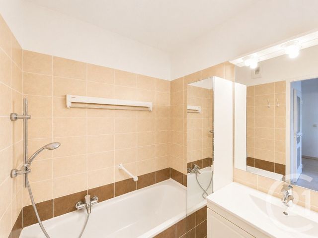 Appartement F3 à louer - 3 pièces - 62.28 m2 - MOUGINS - 06 - PROVENCE-ALPES-COTE-D-AZUR - Century 21 Adhère Transactions