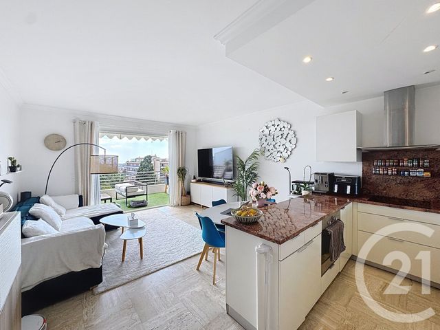 Appartement F3 à vendre - 3 pièces - 65.0 m2 - CANNES - 06 - PROVENCE-ALPES-COTE-D-AZUR - Century 21 Adhère Transactions