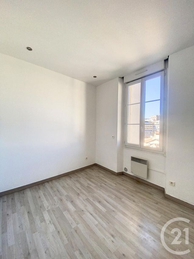 Appartement à louer - 2 pièces - 36.85 m2 - CANNES - 06 - PROVENCE-ALPES-COTE-D-AZUR - Century 21 Adhère Transactions