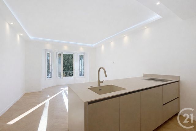 Appartement F2 à vendre - 2 pièces - 48.0 m2 - CANNES - 06 - PROVENCE-ALPES-COTE-D-AZUR - Century 21 Adhère Transactions
