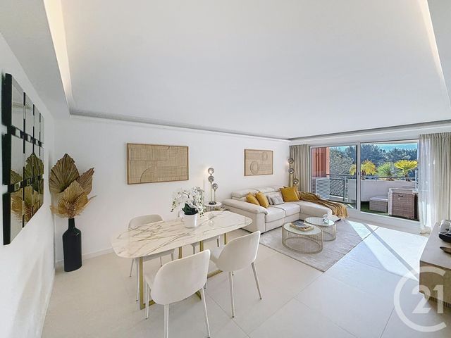 Appartement F3 à vendre - 3 pièces - 72.0 m2 - CANNES LA BOCCA - 06 - PROVENCE-ALPES-COTE-D-AZUR - Century 21 Adhère Transactions